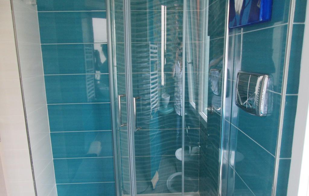 Blu Mare Apartment ซาแลร์โน ภายนอก รูปภาพ