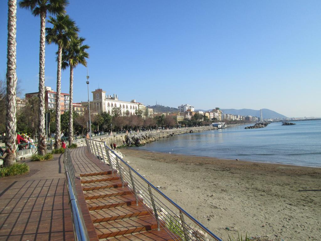 Blu Mare Apartment ซาแลร์โน ภายนอก รูปภาพ